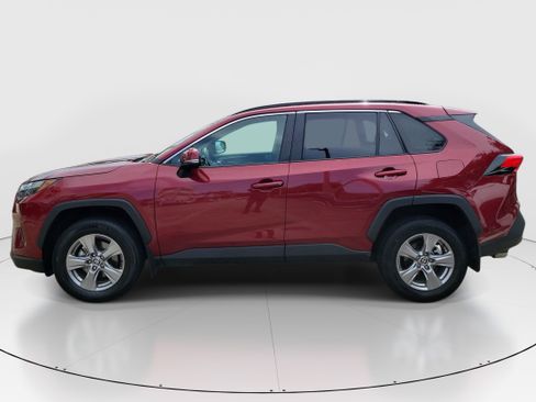 Used 2025 Toyota RAV4 XLE w/ Convenience Package FWD image 4