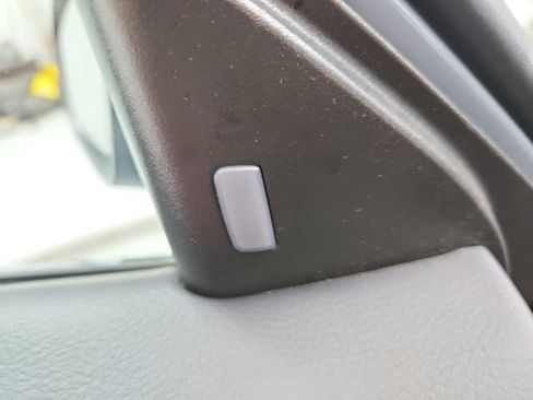 Used 2025 Nissan Sentra SR FWD image 21