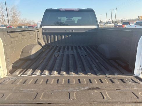 Used 2023 Chevrolet Silverado 2500 Custom w/ Custom Value Package image 6