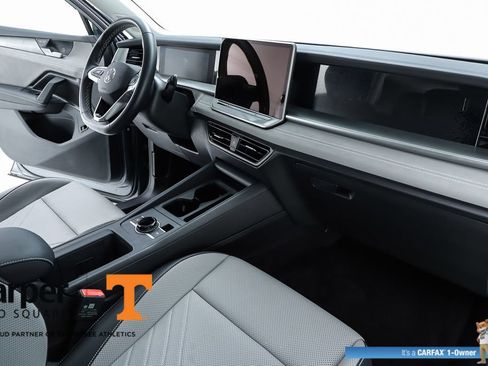 Used 2025 Volkswagen Tiguan SE w/ Panoramic Sunroof Package AWD/4WD image 72