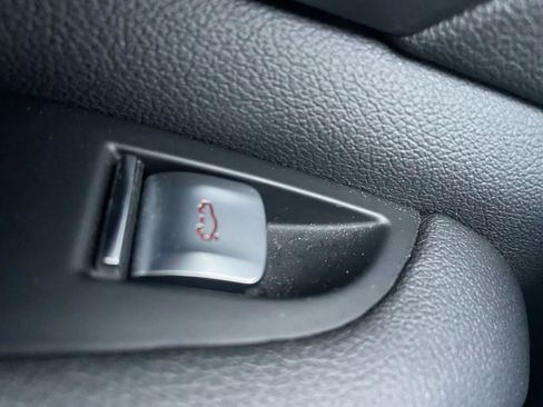 Used 2021 BMW X7 xDrive40i w/ Premium Package image 12