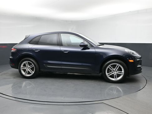 Used 2022 Porsche Macan AWD/4WD image 4
