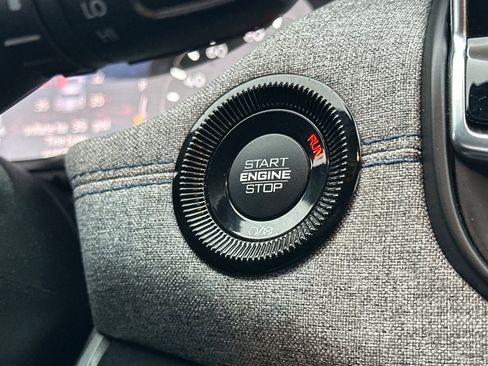 Used 2024 Jeep Compass Latitude image 33