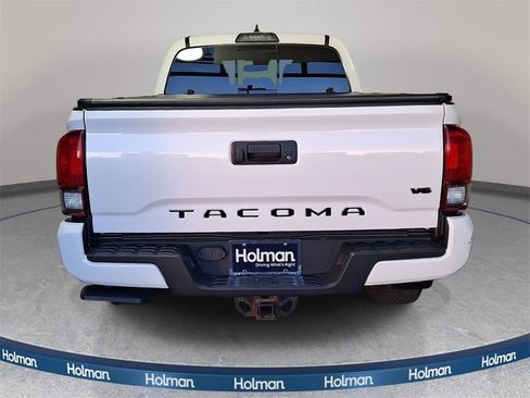 Used 2019 Toyota Tacoma TRD Sport image 6