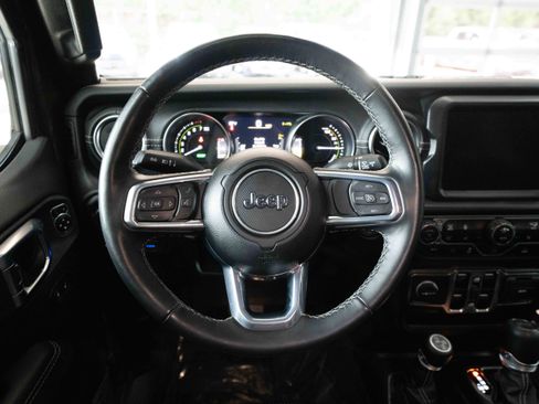 Used 2023 Jeep Wrangler Unlimited Sahara w/ Cold Weather Group AWD/4WD image 21