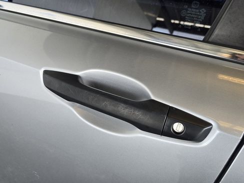 Used 2019 Honda CR-V LX image 7