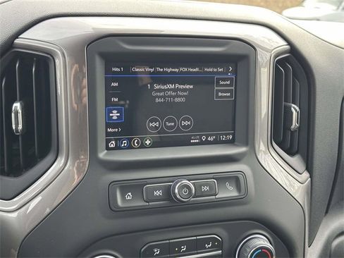 Used 2023 Chevrolet Silverado 1500 Custom image 9