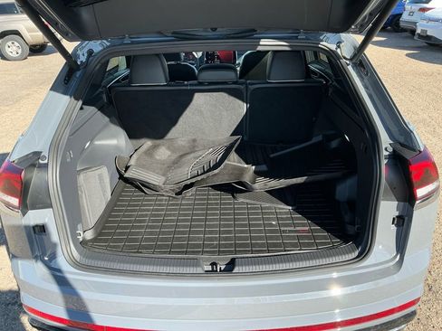 Used 2024 Volkswagen Atlas Cross Sport SEL Premium R-Line image 25