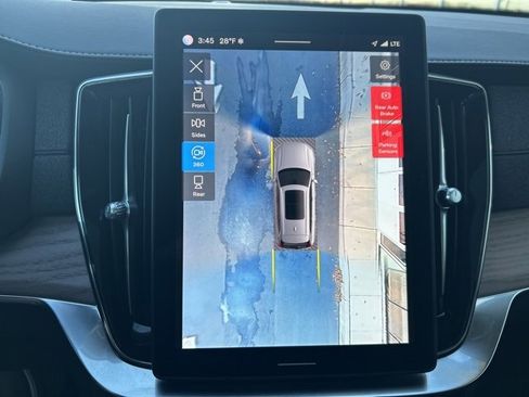 Used 2025 Volvo XC90 B6 Plus image 23