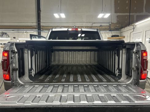 Used 2024 RAM 1500 Laramie AWD/4WD image 27