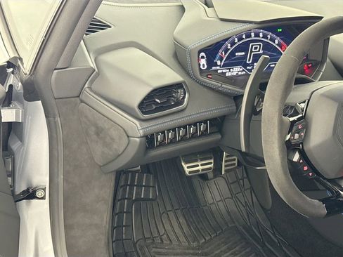 Used 2024 Lamborghini Huracan Tecnica image 10