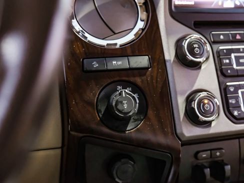 Used 2013 Ford F350 Lariat w/ Lariat Ultimate Pkg image 28