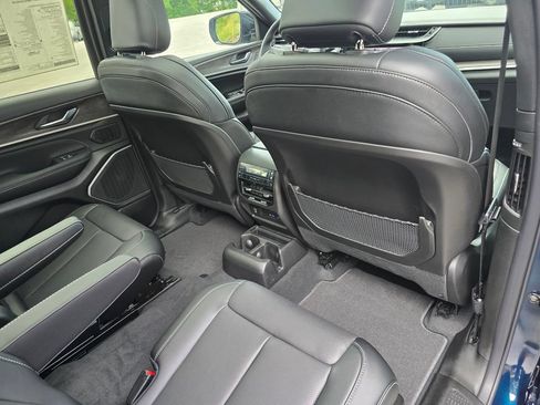 New 2026 Jeep Grand Cherokee L Limited AWD/4WD image 28
