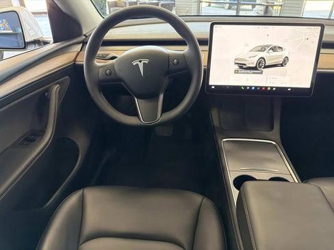 Used 2025 Tesla Model Y Long Range image 26