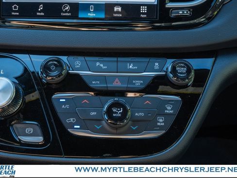 New 2026 Chrysler Voyager LX image 22