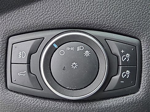 Used 2018 Ford Escape SE image 20