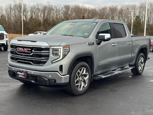 Used 2024 GMC Sierra 1500 SLT w/ SLT Premium Plus Package image 11