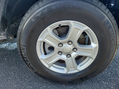 Used 2018 Jeep Wrangler Unlimited Sport AWD/4WD image 9