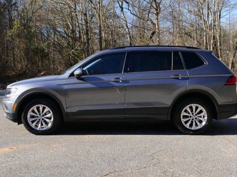 Used 2020 Volkswagen Tiguan S image 29