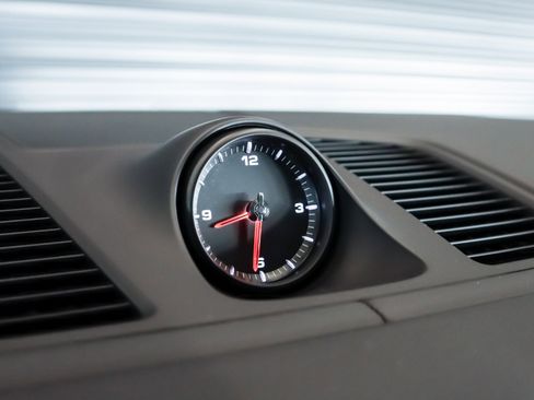 Certified 2022 Porsche Cayenne Turbo image 20