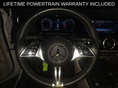 Used 2025 Mercedes-Benz GLA 250 4MATIC image 13