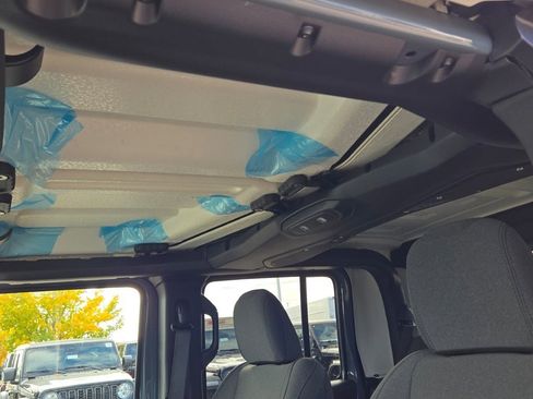 New 2026 Jeep Gladiator Sport image 25