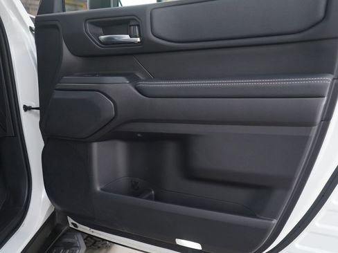 Used 2025 Toyota Land Cruiser image 9