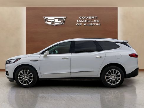 Used 2019 Buick Enclave Essence FWD image 2