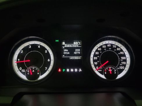 Used 2015 RAM 1500 Express RWD image 23