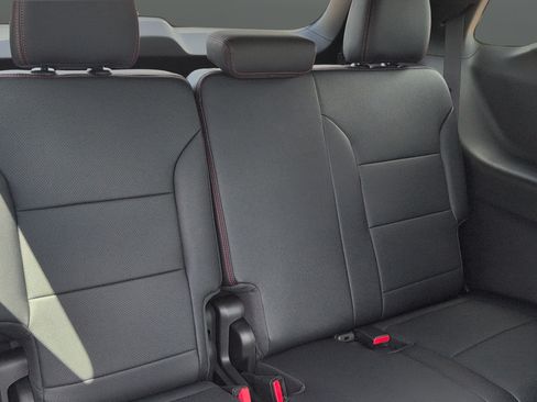 Used 2026 Chevrolet Traverse RS w/ LPO, Floor Liner Package AWD/4WD image 32