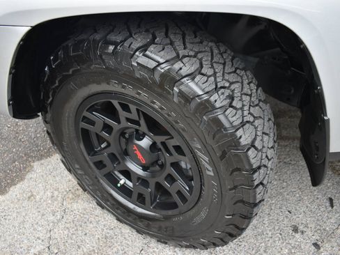 Used 2021 Toyota 4Runner SR5 Premium w/ Moonroof Package AWD/4WD image 50