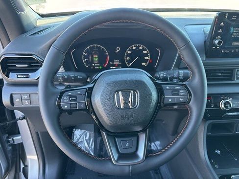 New 2025 Honda Pilot TrailSport image 17