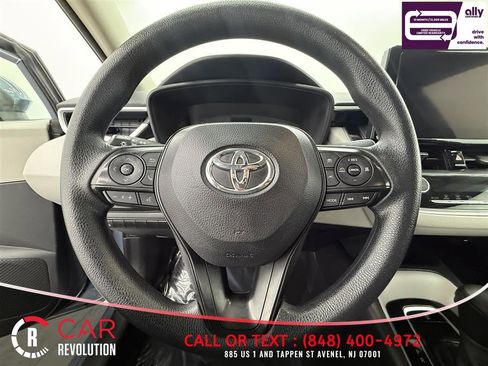 Used 2024 Toyota Corolla LE FWD image 11