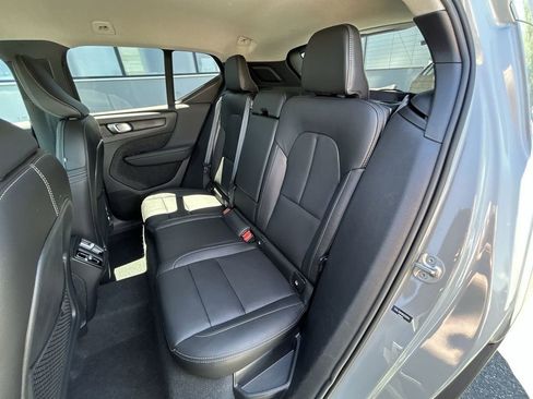 Certified 2024 Volvo XC40 B5 Core AWD/4WD image 23