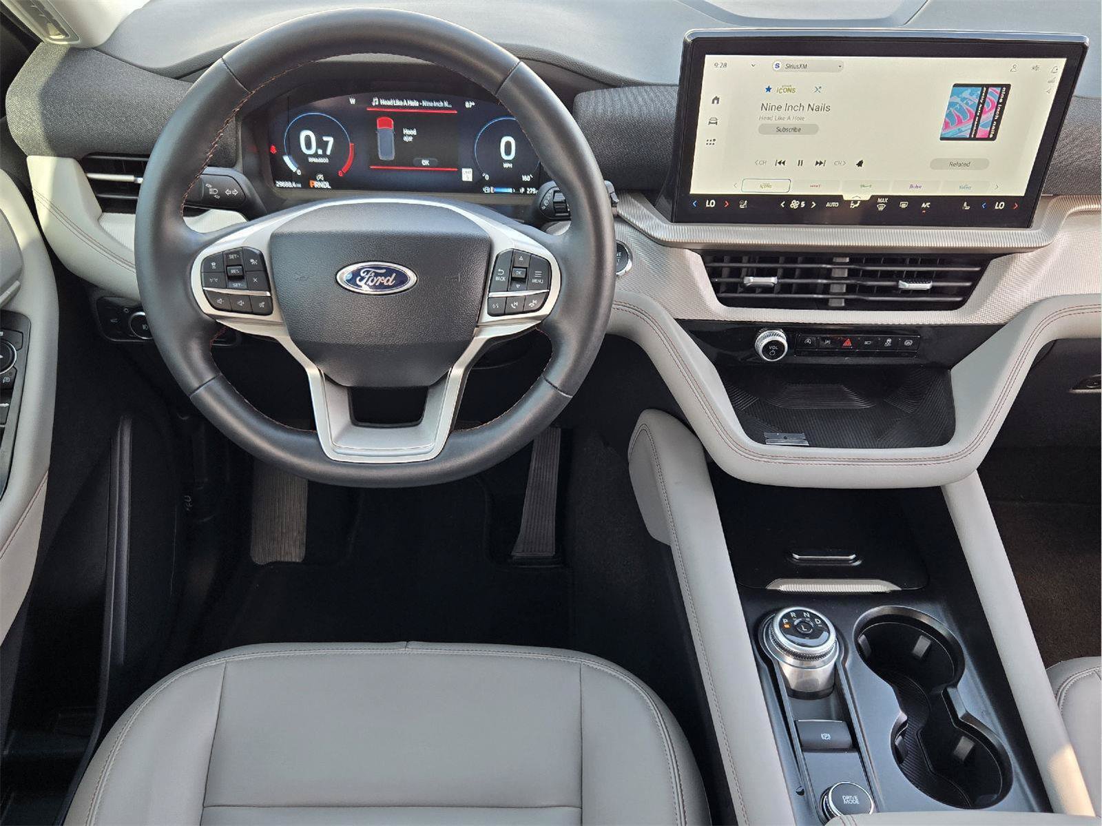 Used 2025 Ford Explorer Active w/ Active Comfort Package RWD image 26