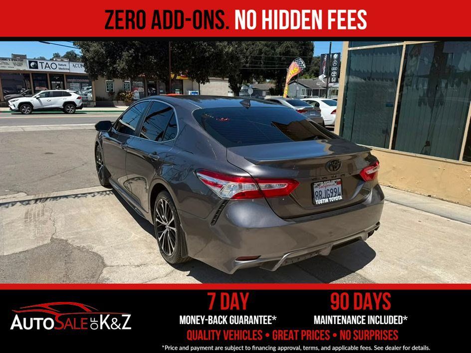 Used 2020 Toyota Camry SE FWD image 10