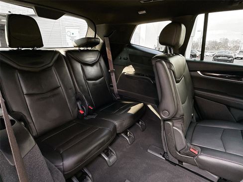 Used 2024 Cadillac XT6 Premium Luxury image 28