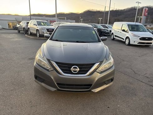 Used 2017 Nissan Altima 2.5 S w/ Power Driver Seat Package image 3