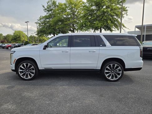 Certified 2026 Cadillac Escalade ESV Luxury w/ Touring Package AWD/4WD image 10