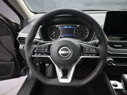 New 2026 Nissan Altima 2.5 SR w/ SR Midnight Edition Package FWD image 21