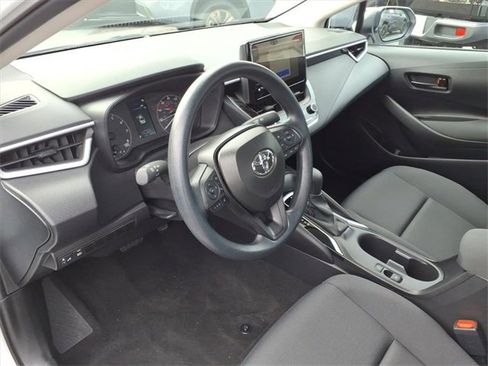 Used 2025 Toyota Corolla LE image 13