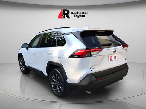 Certified 2023 Toyota RAV4 XLE Premium AWD/4WD image 5