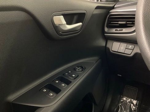 Used 2023 Kia Rio LX image 19