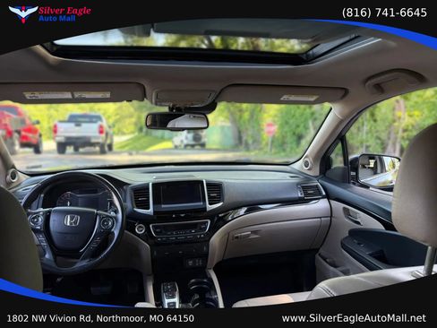 Used 2018 Honda Pilot Touring image 18