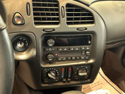 Used 2004 Chevrolet Monte Carlo SS w/ Dale Earnhardt Jr. Package image 22