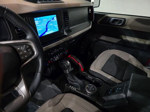 Used 2023 Ford Bronco Wildtrak image 25