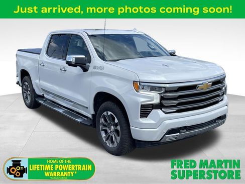 Used 2025 Chevrolet Silverado 1500 High Country w/ Technology Package AWD/4WD image 1