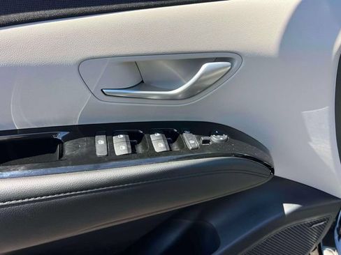 Certified 2023 Hyundai Tucson Limited AWD/4WD image 15