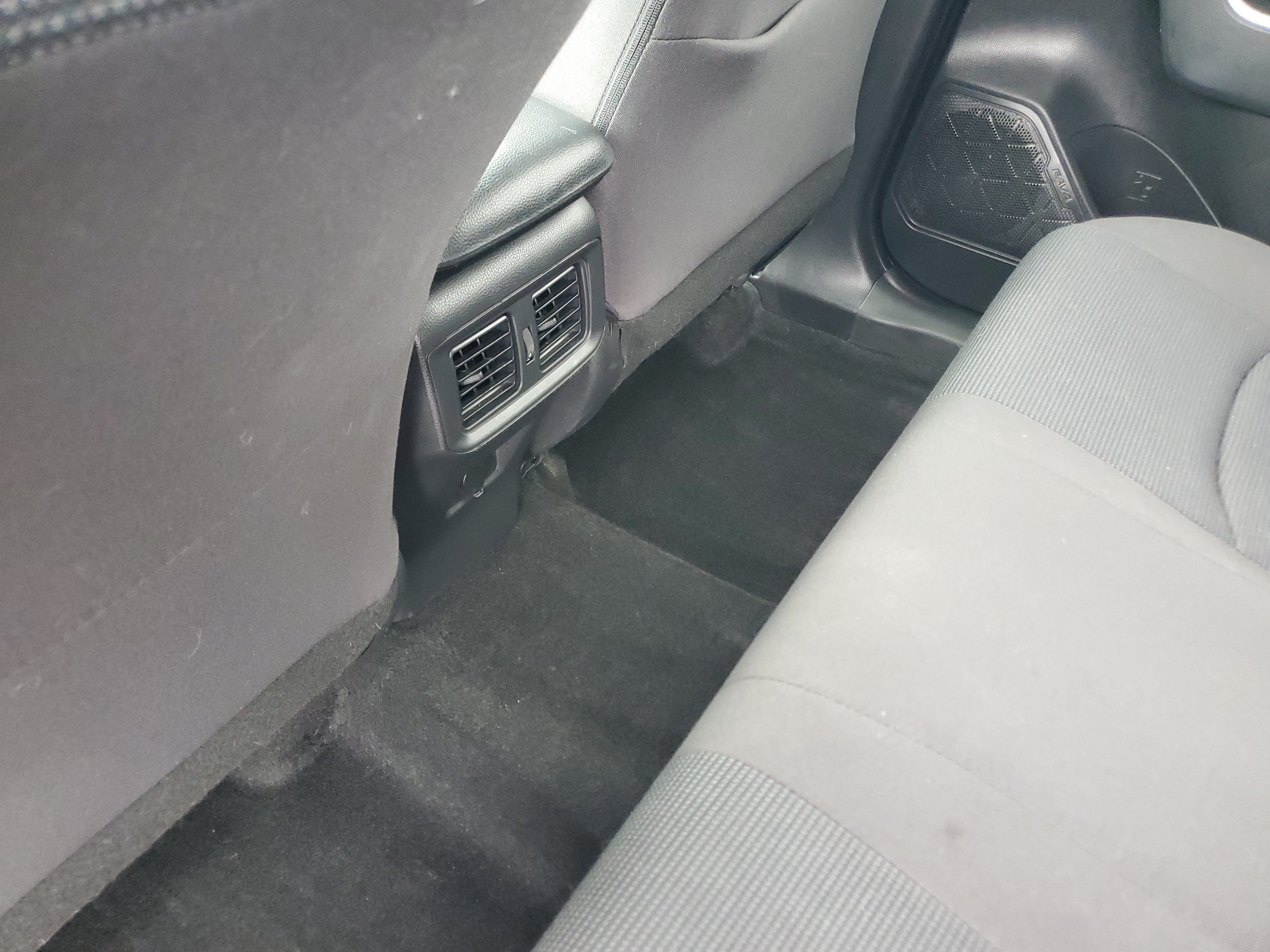Used 2024 Toyota RAV4 LE AWD/4WD image 11