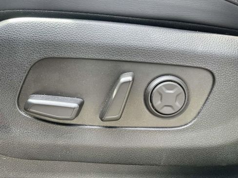 Certified 2025 Kia Carnival EX FWD image 25